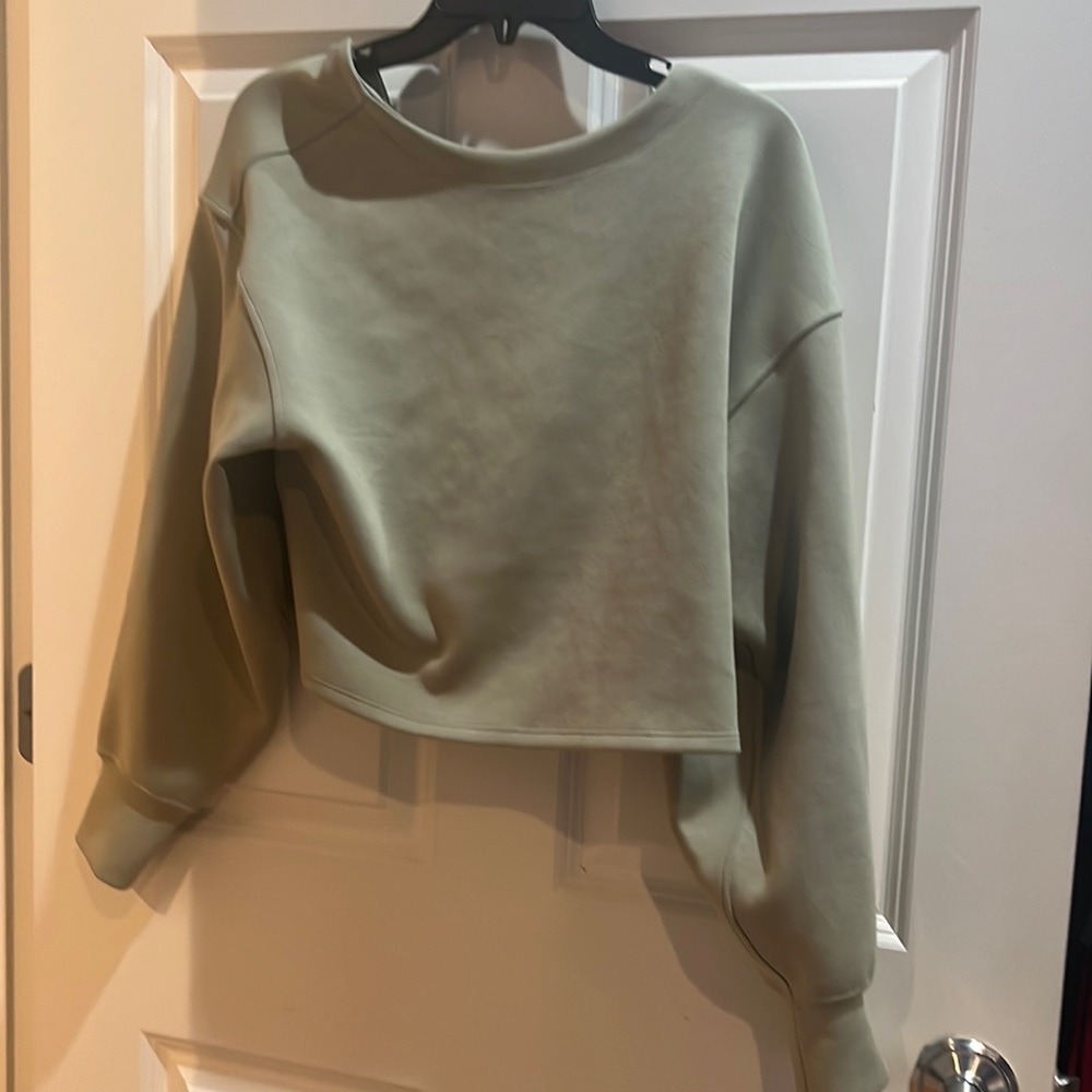 Lululemon cropped super soft sweater